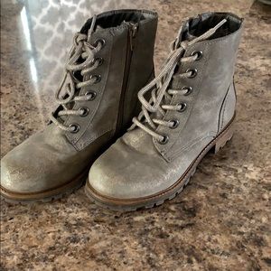 Young girls boots
